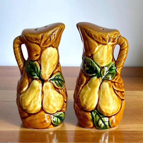 Pear Cluster Salt and Pepper Set - Picture 9 of 9